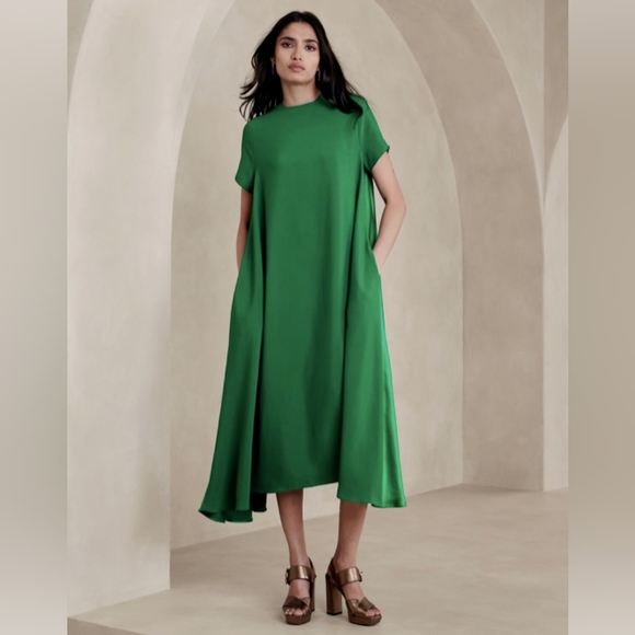 Banana Republic Aurelia Crepe & Satin Maxi Dress Green - Picture 7 of 7